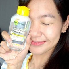 Nước Tẩy Trang Garnier Skin Naturals Micellar Cleansing Water Vitamin C Dưỡng Sáng Da