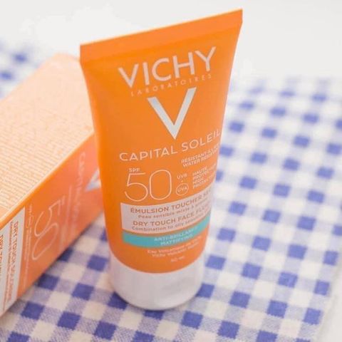 Kem Chống Nắng Vichy Capital Soleil Dry Touch Fluid UVA+UVB SPF50+ Skin Perfecting 50ml (Tặng Kèm Son Dưỡng Vichy)