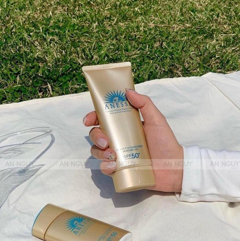 Gel Chống Nắng Anessa Perfect UV Suncreen Skincare Gel Dưỡng Ẩm 90gr