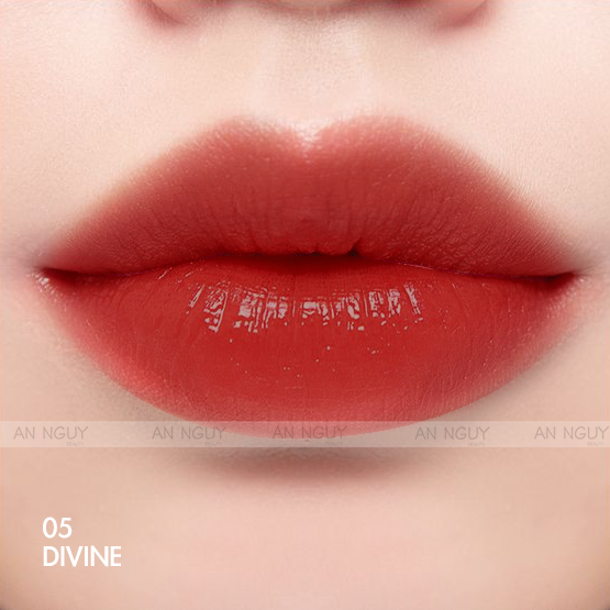 Son Dưỡng Có Màu SilkyGirl Moisture Rich Lipcolor 3.2g