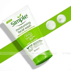 Sữa Rửa Mặt Simple Moisturising Facial Wash Cho Da Khô