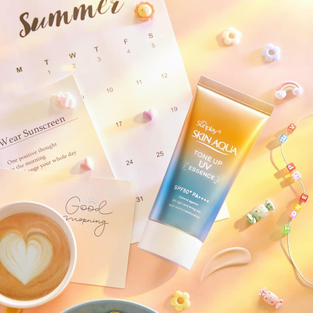 Kem Chống Nắng Sunplay Skin Aqua Tone Up UV Essence SPF50+ PA++++ Hiệu Chỉnh Sắc Da 50gr