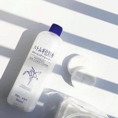 Nước Hoa Hồng Hatomugi Naturie Skin Conditioner Chiết Xuất Hạt Ý Dĩ 500ml