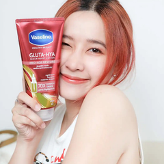 Dưỡng Thể Trắng Da Vaseline 70X Gluta-Hya Pro-Age Restore Serum Burst Lotion Chống Lão Hóa 300ml