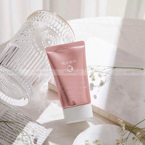Kem Chống Nắng SenKa White Beauty Serum In CC 3 In 1 Dưỡng Sáng Da, Nâng Tông 40g