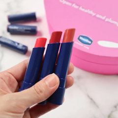 Son Dưỡng Môi Có Màu Vaseline Lip Care Colour + Care 3g