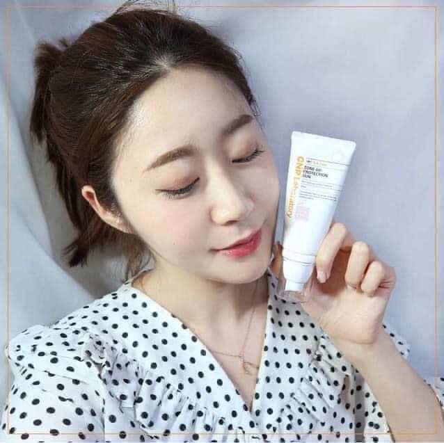 Combo 2 Kem Chống Nắng CNP Laboratory Tone-Up Protection Sun SPF42 PA+++ (50ml + 31ml)