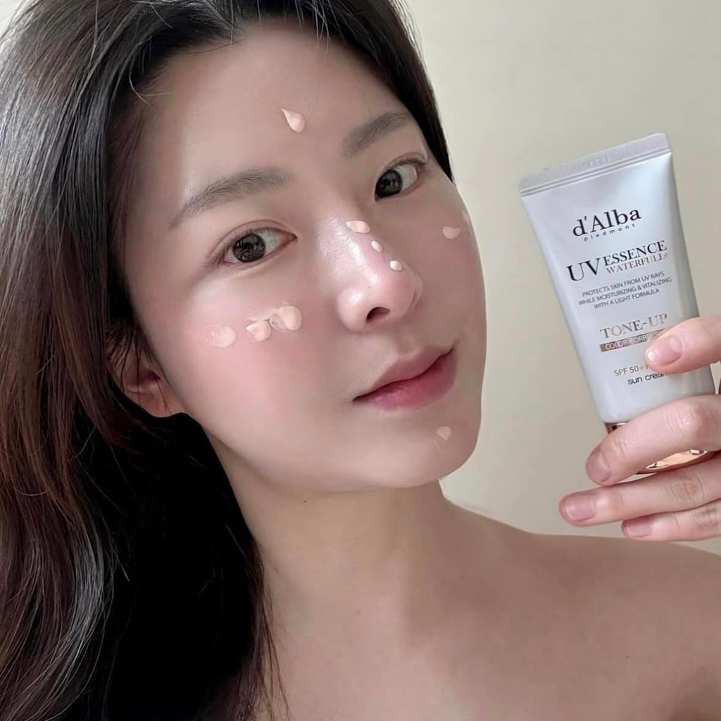 Kem Chống Nắng d'Alba UV Essence Waterfull+ Tone Up Color Correcting SPF50+ PA++++ Sun Cream Nâng Tone 50ml