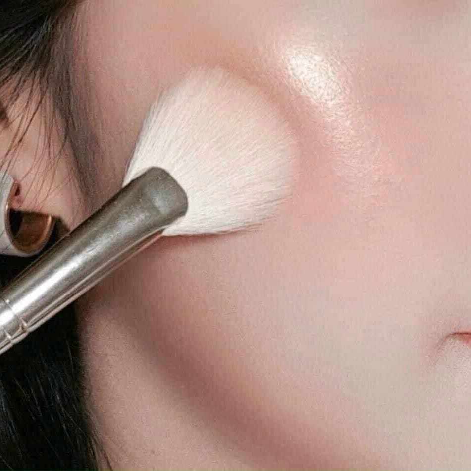 Phấn Bắt Sáng Catrice More Than Glow Highlighter 5.9g