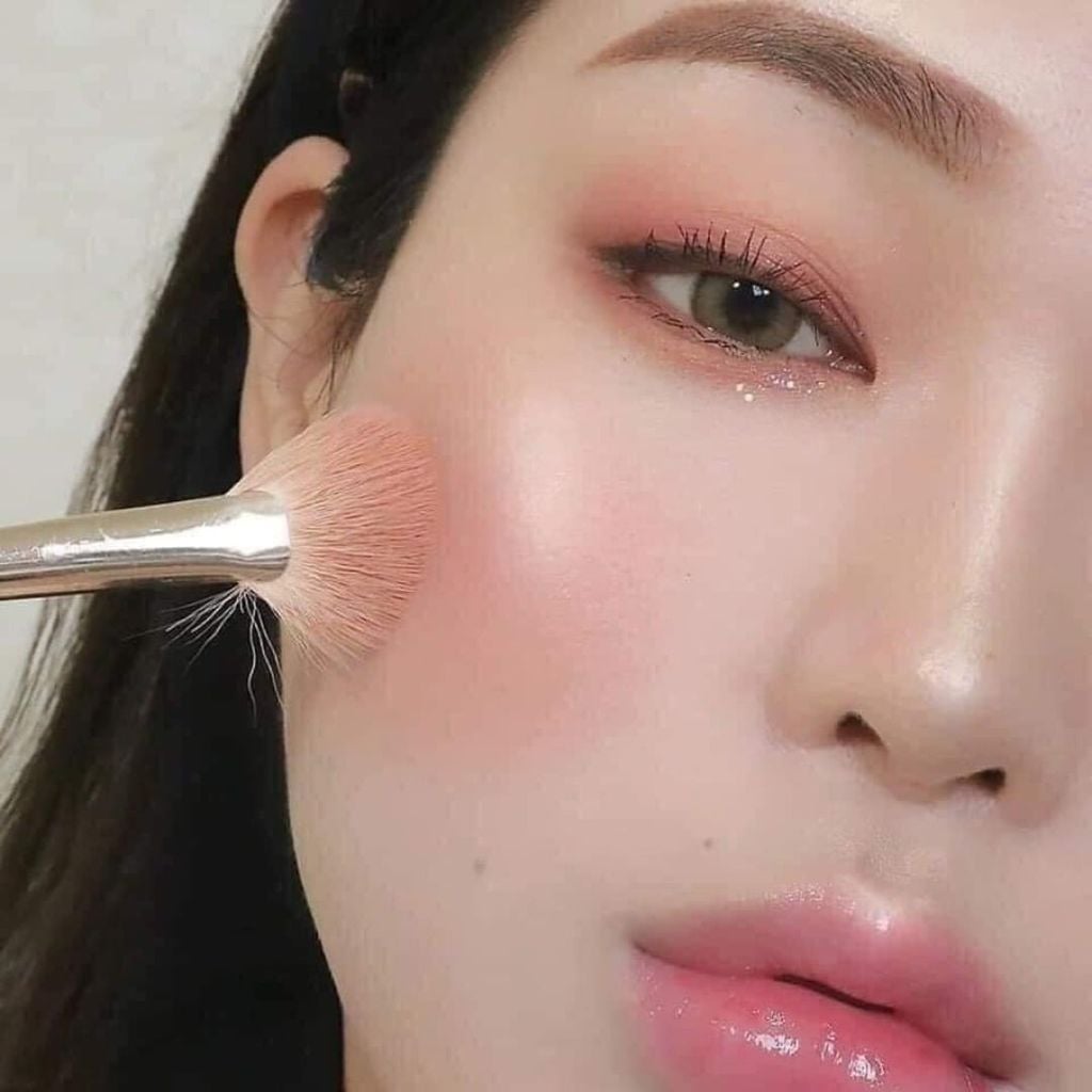 Phấn Bắt Sáng Catrice More Than Glow Highlighter 5.9g