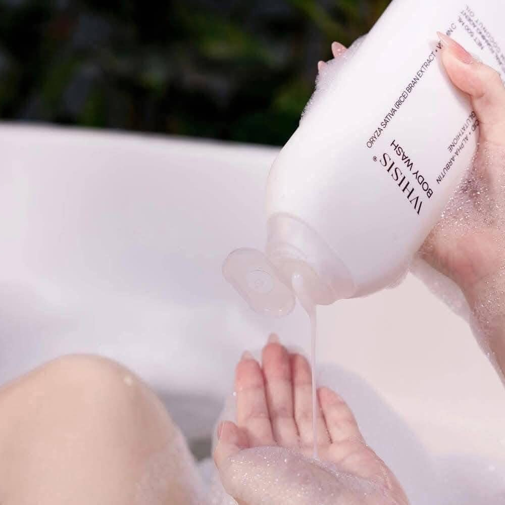 Sữa Tắm Whisis Body Wash Dưỡng Da Sáng Khỏe 500ml (Tặng Kèm 1 Bông Tắm)