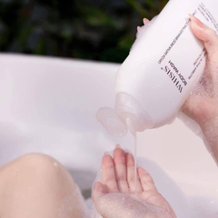 Sữa Tắm Whisis Body Wash Dưỡng Da Sáng Khỏe 500ml (Tặng Kèm 1 Bông Tắm)