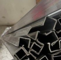 RAY NHÔM CỬA LÙA TREO RÃNH U – V