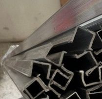 RAY NHÔM CỬA LÙA TREO RÃNH U – V