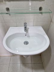 CHẬU LAVABO TRÈO TƯỜNG TOTO LHT236CS CHÂN LỬNG
