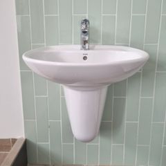 CHẬU LAVABO TRÈO TƯỜNG TOTO LHT300CR CHÂN LỬNG