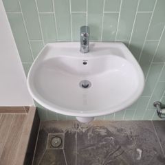 CHẬU LAVABO TRÈO TƯỜNG TOTO LHT300CR CHÂN LỬNG