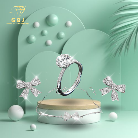 Combo Bông Tai Hình Nơ Đính Đá + Lắc Tay Hình Nơ + Nhẫn Xoàn Hoa 6 Chấu Chuẩn Bạc 925 - GBJ47501+GBJ48692+GBJ47421 - Gia Bảo Jewelry