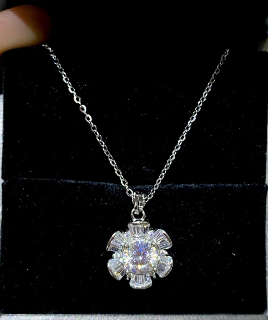 Dây Chuyền Cách Điệu 6 Cánh M.O.I 6li3 - GBJ52068 - Gia Bảo Jewelry (Có Xi Kim)