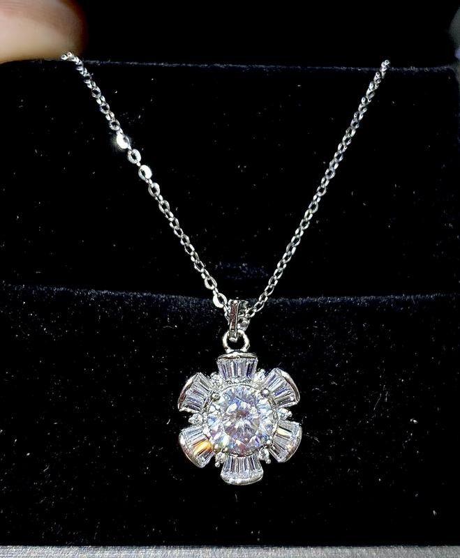 Dây Chuyền Cách Điệu 6 Cánh M.O.I 6li3 - GBJ52068 - Gia Bảo Jewelry (Có Xi Kim)