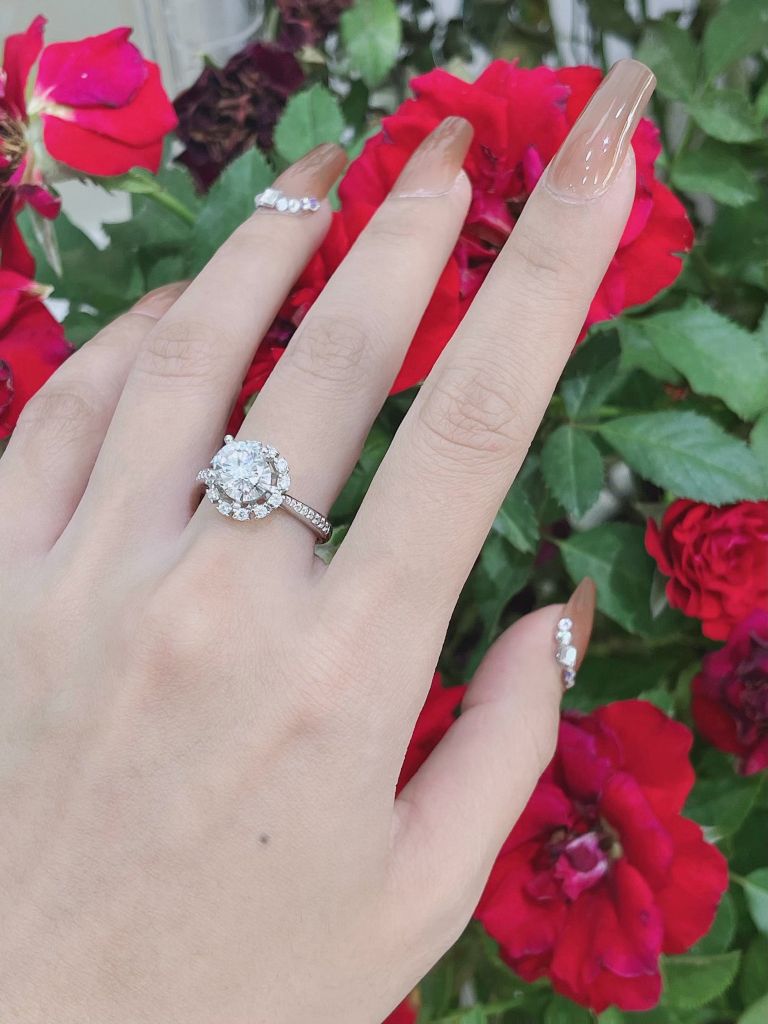 Nhẫn Bạc Nữ 4 Chấu Cao Viền Hoa Đá MOIS 6li5 - GBJ54123 - Gia Bảo Jewelry