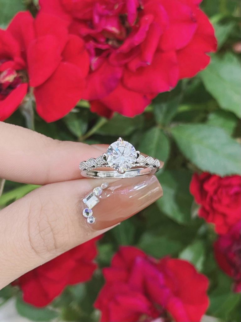 Nhẫn Bạc Nữ 4 Chấu X Viền Kiểu MOIS 7li (freesize) - GBJ54119 - Gia Bảo Jewelry (Có Xi Kim)