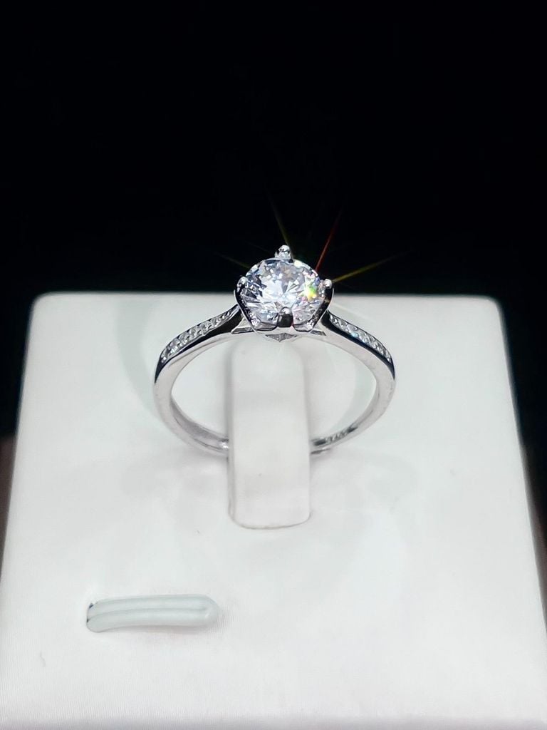 Nhẫn Bạc 4 Chấu Viền Đ.á Tấm Viên Chủ 6Li3 (freesize) - GBJ48180 - Gia Bảo Jewelry (Có Xi Kim)