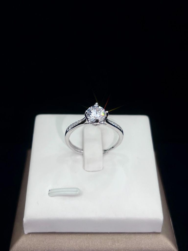 Nhẫn Bạc 4 Chấu Viền Đ.á Tấm Viên Chủ 6Li3 (freesize) - GBJ48180 - Gia Bảo Jewelry (Có Xi Kim)
