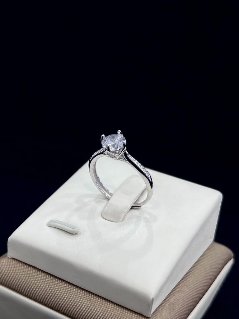 Nhẫn Bạc 4 Chấu Viền Đ.á Tấm Viên Chủ 6Li3 (freesize) - GBJ48180 - Gia Bảo Jewelry (Có Xi Kim)