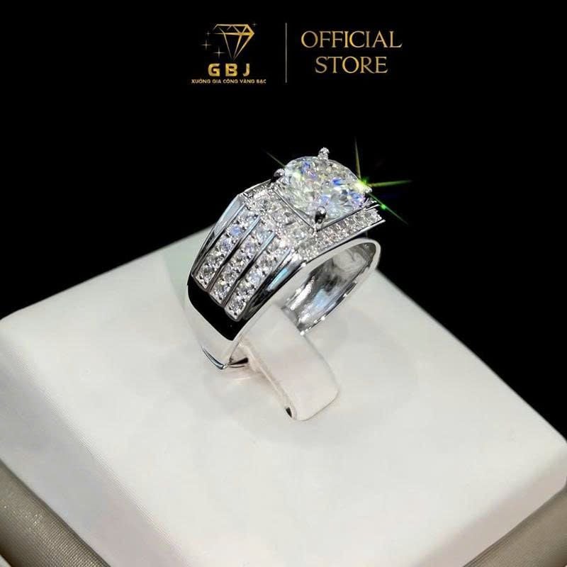 Nhẫn Bạc Nam 3 Hàng Đ.á Tấm 010 Viên Chủ MOISSANITE 8Li1 (Freesize) Thiết Kế Sang Trọng, Nam Tính, Dành Cho Nam- Gia Bao Jewelry - GBJ56370