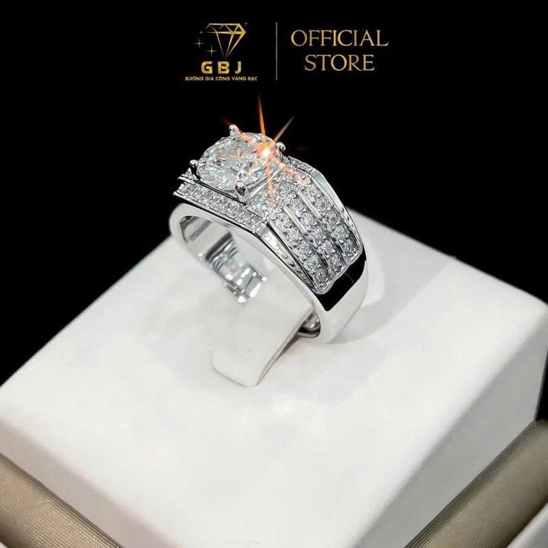 Nhẫn Bạc Nam 3 Hàng Đ.á Tấm 010 Viên Chủ MOISSANITE 8Li1 (Freesize) Thiết Kế Sang Trọng, Nam Tính, Dành Cho Nam- Gia Bao Jewelry - GBJ56370
