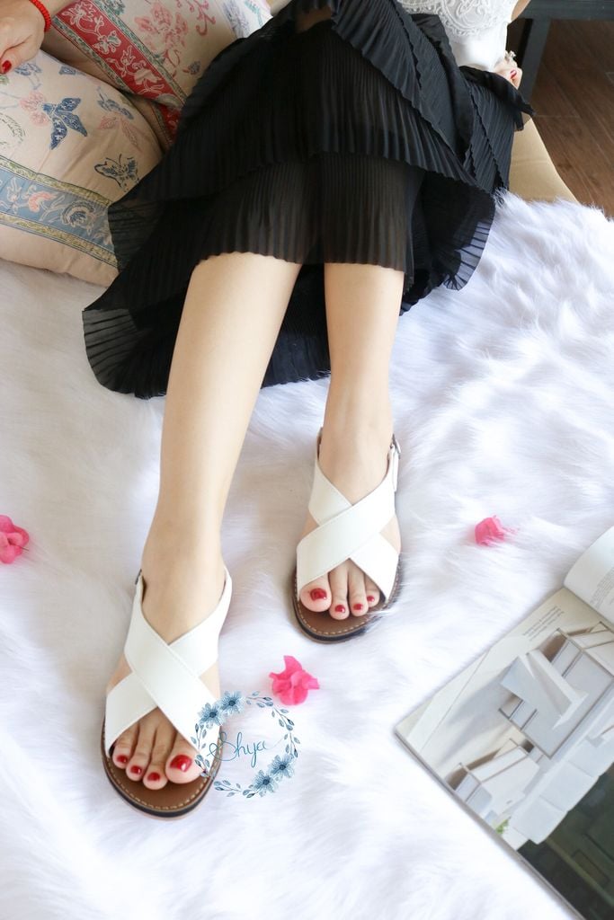 Dép Sandal Nữ Đế Bệt Quai Bản To Có Bigsize HISHOO S002