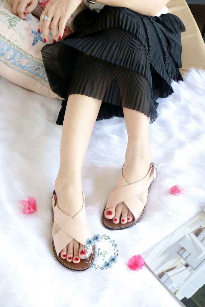 Dép Sandal Nữ Đế Bệt Quai Bản To Có Bigsize HISHOO S002