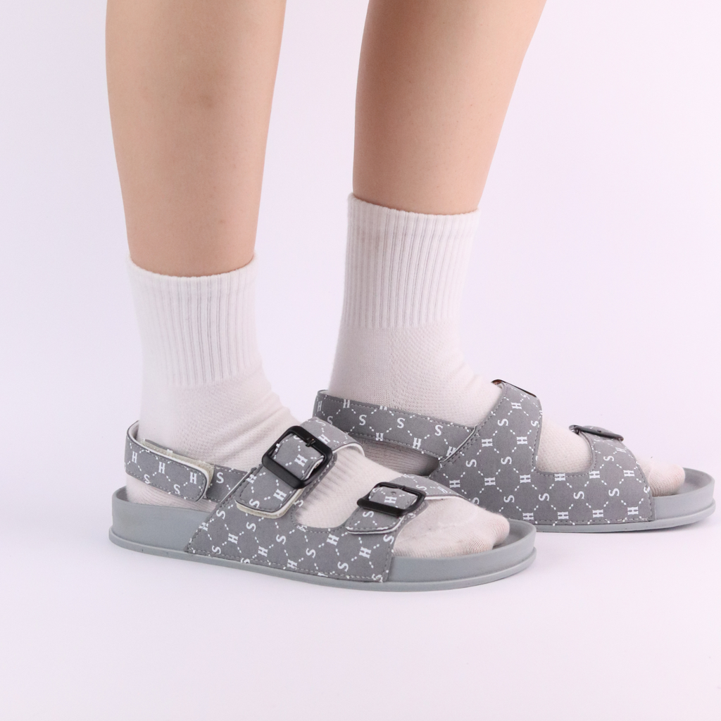 Giày Đi Học Sandal 2 khoá Monogram HISHOO D132