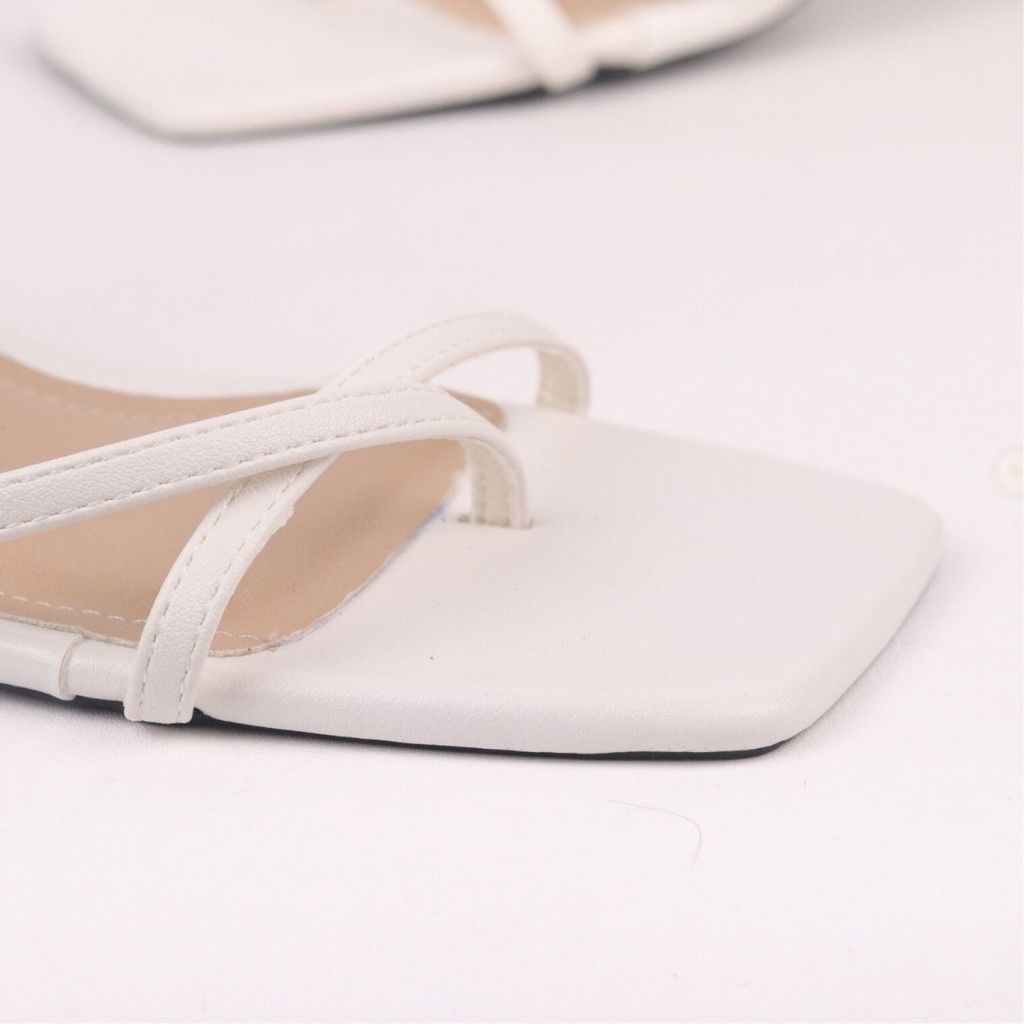 Giày Sandal Cao Gót 7cm Xỏ Ngón Quai Mảnh Hishoo S024