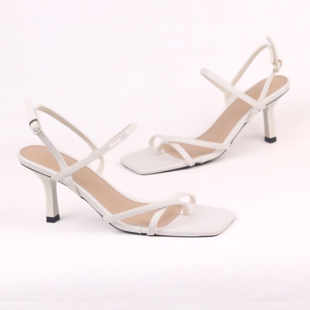 Giày Sandal Cao Gót 7cm Xỏ Ngón Quai Mảnh Hishoo S024