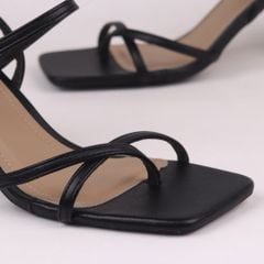 Giày Sandal Cao Gót 7cm Xỏ Ngón Quai Mảnh Hishoo S024