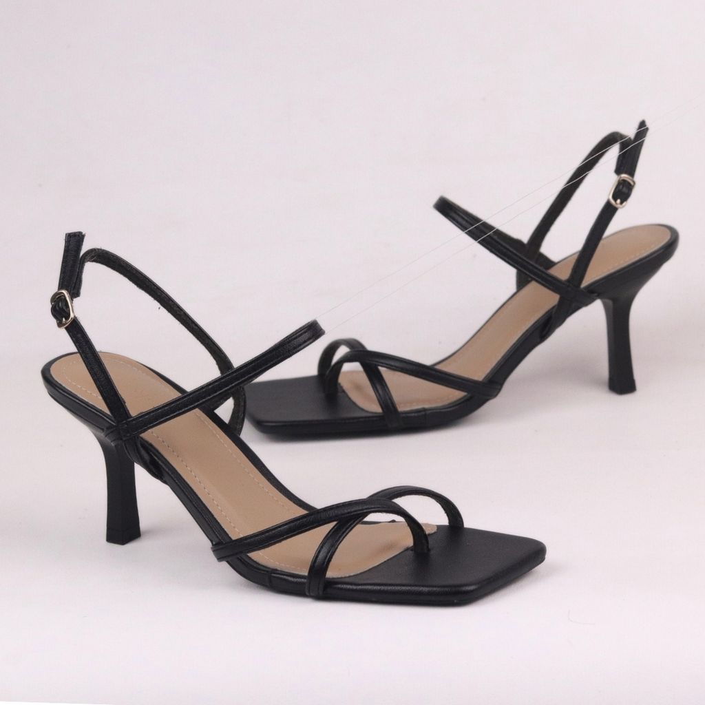 Giày Sandal Cao Gót 7cm Xỏ Ngón Quai Mảnh Hishoo S024