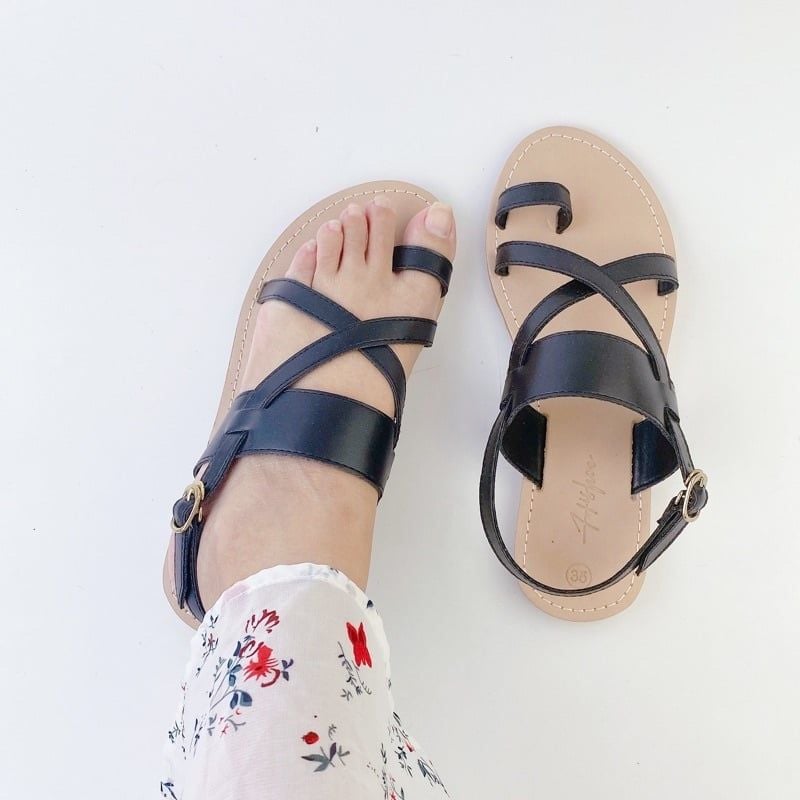 Giày Sandal Nữ Đế Bệt Quai Chéo Dây Mảnh Hishoo S057