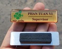 Thẻ tên nhân viên cài áo