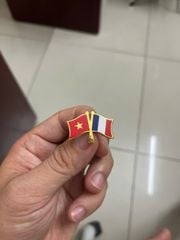 Huy Hiệu Cờ 2 Nước