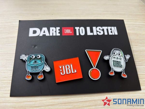 Thẻ Card Gắn Huy Hiệu – Quà Tặng Độc Đáo, Ghi Dấu Thương Hiệu