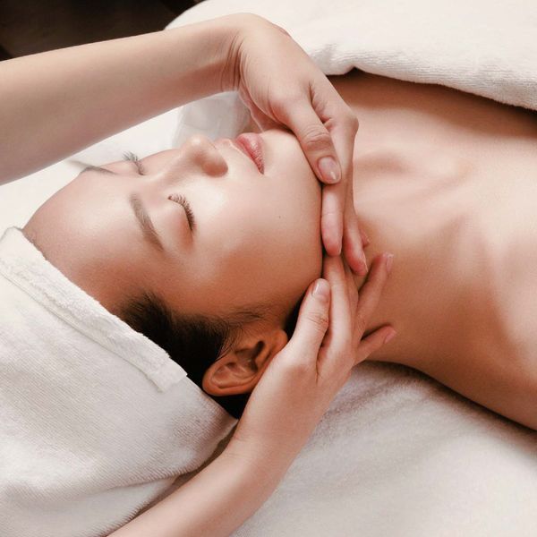  MDV114 Dịch vụ chăm sóc da thanh tẩy và dưỡng sáng da 