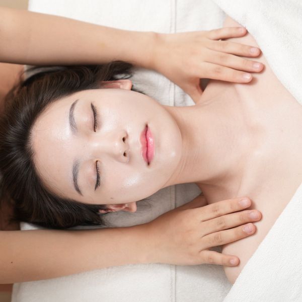  MDV116 Dịch vụ chăm sóc da giảm nhờn và hỗ trợ thu nhỏ lỗ chân lông cho da căng mịn 