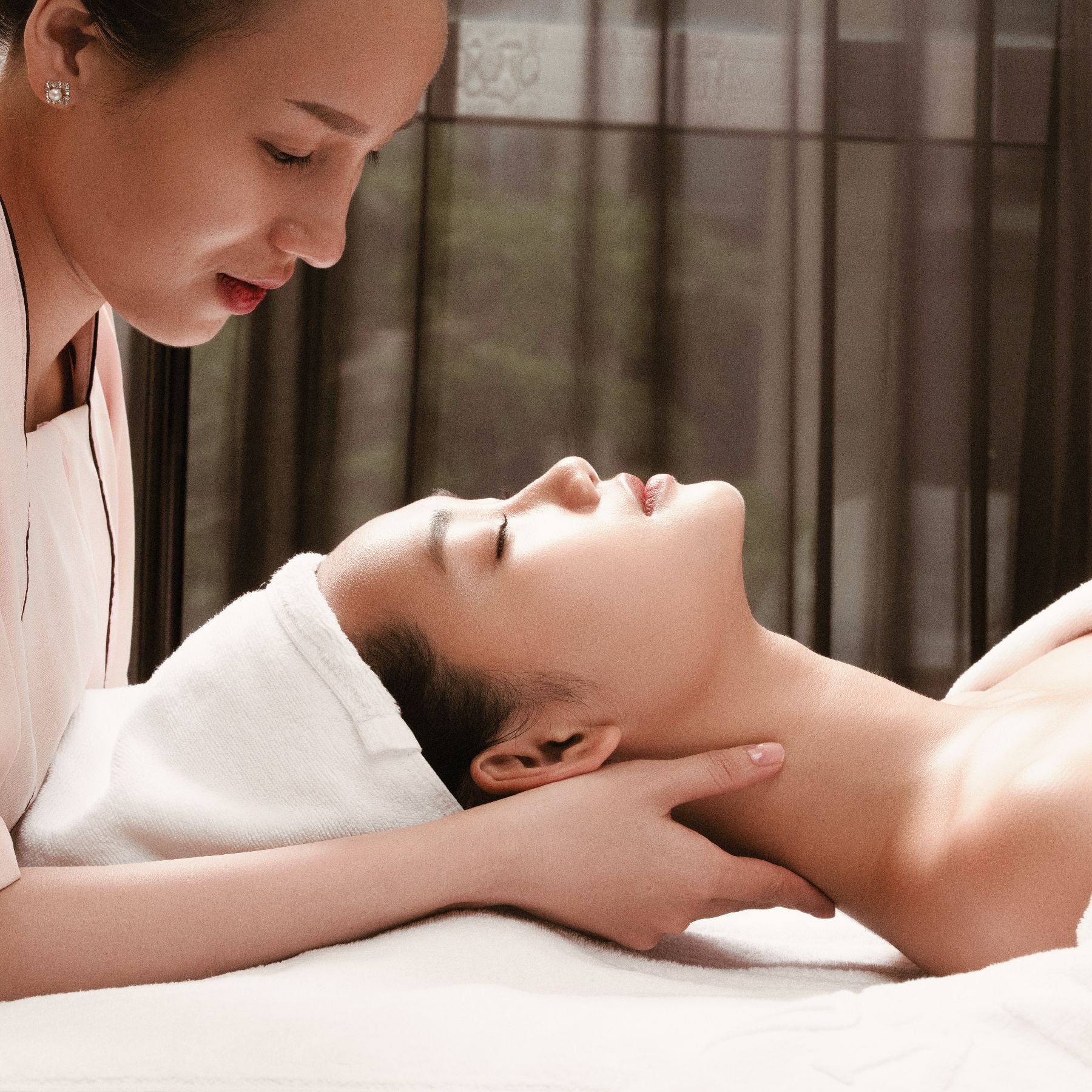  MDV118A Dịch vụ dưỡng trắng – hỗ trợ mờ nám từ tế bào gốc 