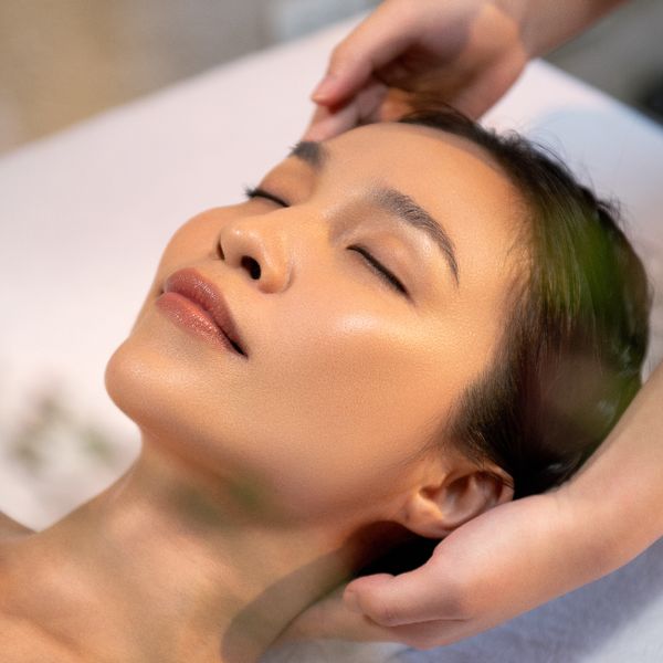  MDV121 Dịch vụ chăm sóc da hỗ trợ chống lão hóa, làm sạch và cân bằng oxy 