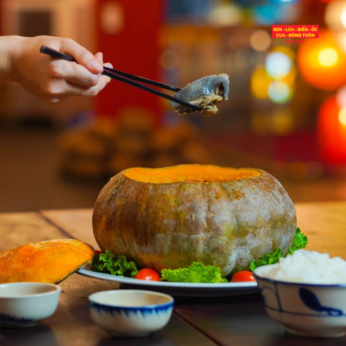  Stewed Silkie In A Pumpkin - Gà Đen hầm bí đỏ 