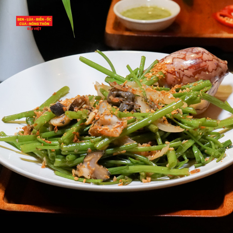 Pan-fried Indian Volute With Morning Glory - Ốc Giác Xào Rau Muống 