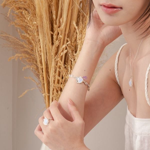  Vòng Tay Embrace Hồ Ly Đá Ánh Trăng Moonstone 