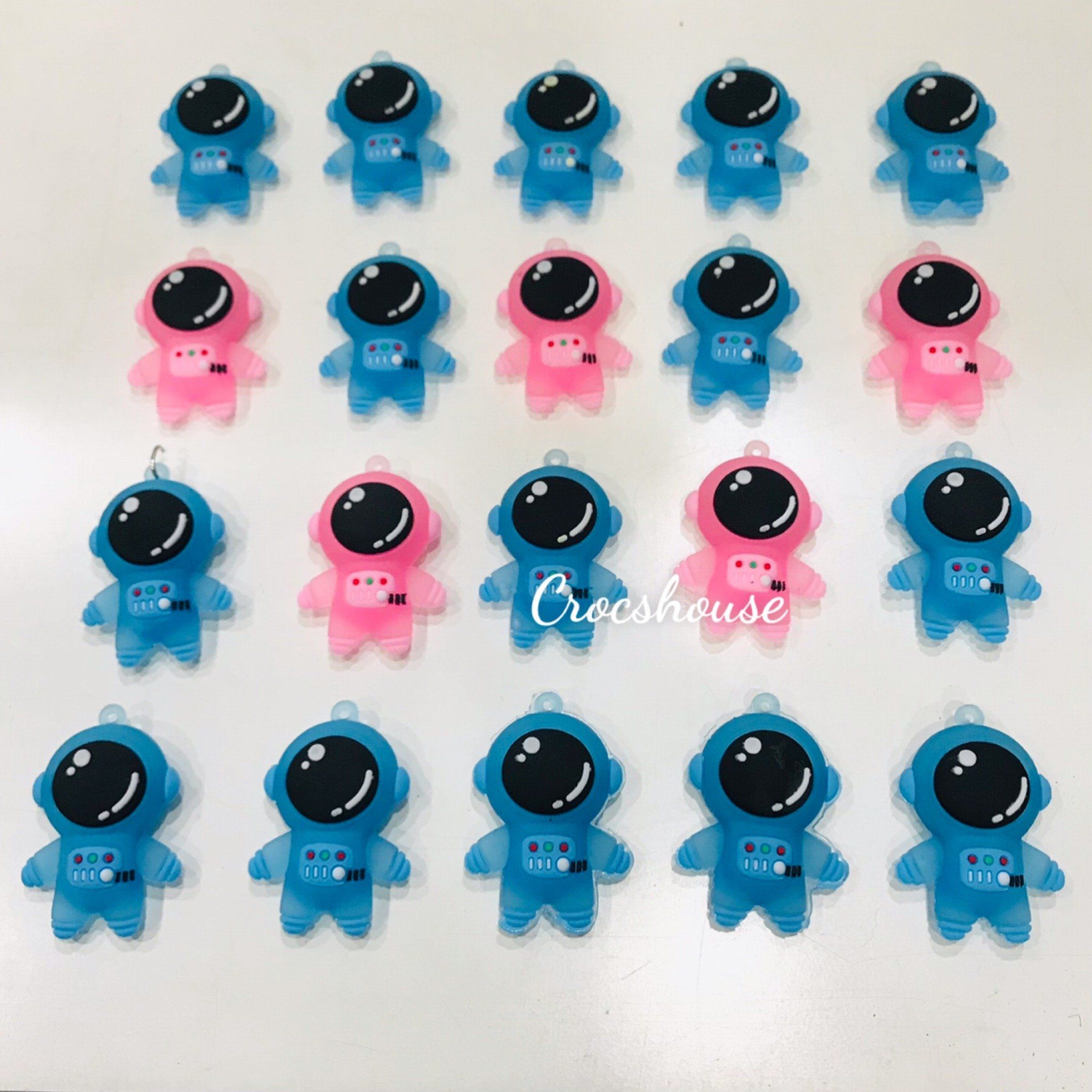  Jibbitz charms búp bê to gắn dép Dinas 